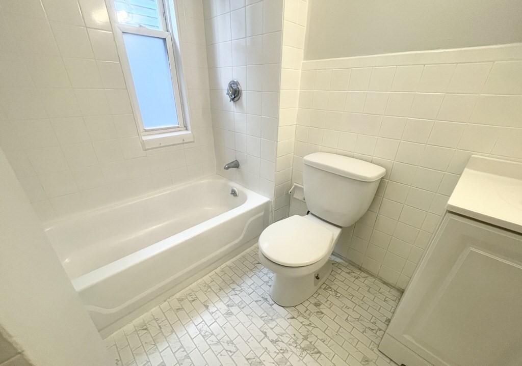 4 bed, 1 bath apartment for rent at 22 Howell St Unit 3, Dorchester — photo 9 of 9