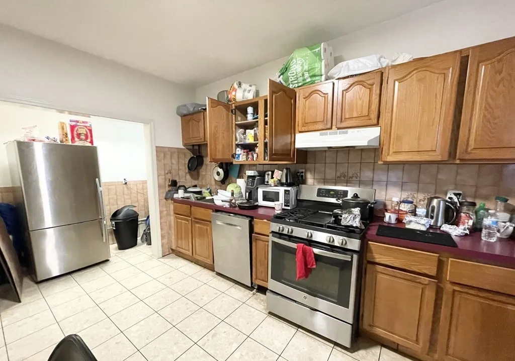3 bed, 1 bath apartment for rent at 22 Humphreys Unit 2, Dorchester