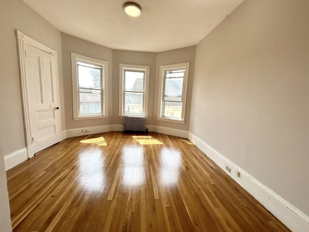 3 bed, 1 bath apartment for rent at 22 Humphreys Unit 3, Dorchester — photo 6 of 8