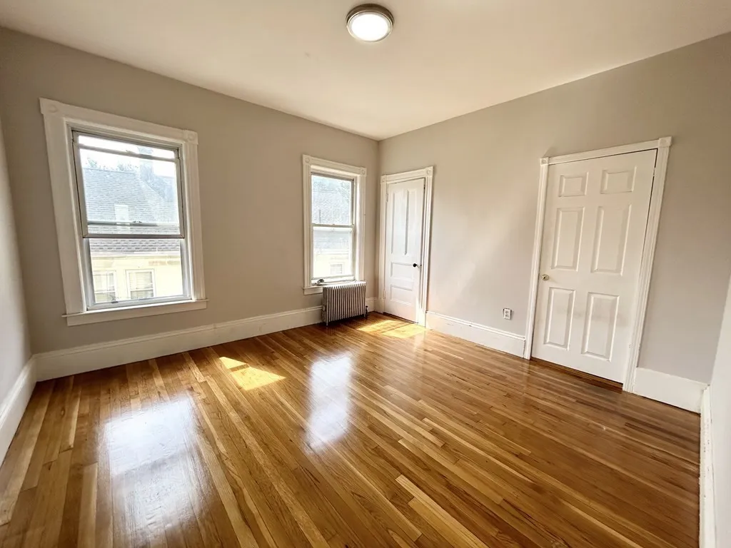 3 bed, 1 bath apartment for rent at 22 Humphreys Unit 3, Dorchester — photo 5 of 8