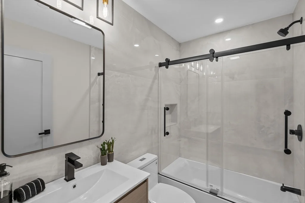 2 bed, 2 bath apartment for rent at 22 Hunting Unit 2, Cambridge — photo 10 of 14