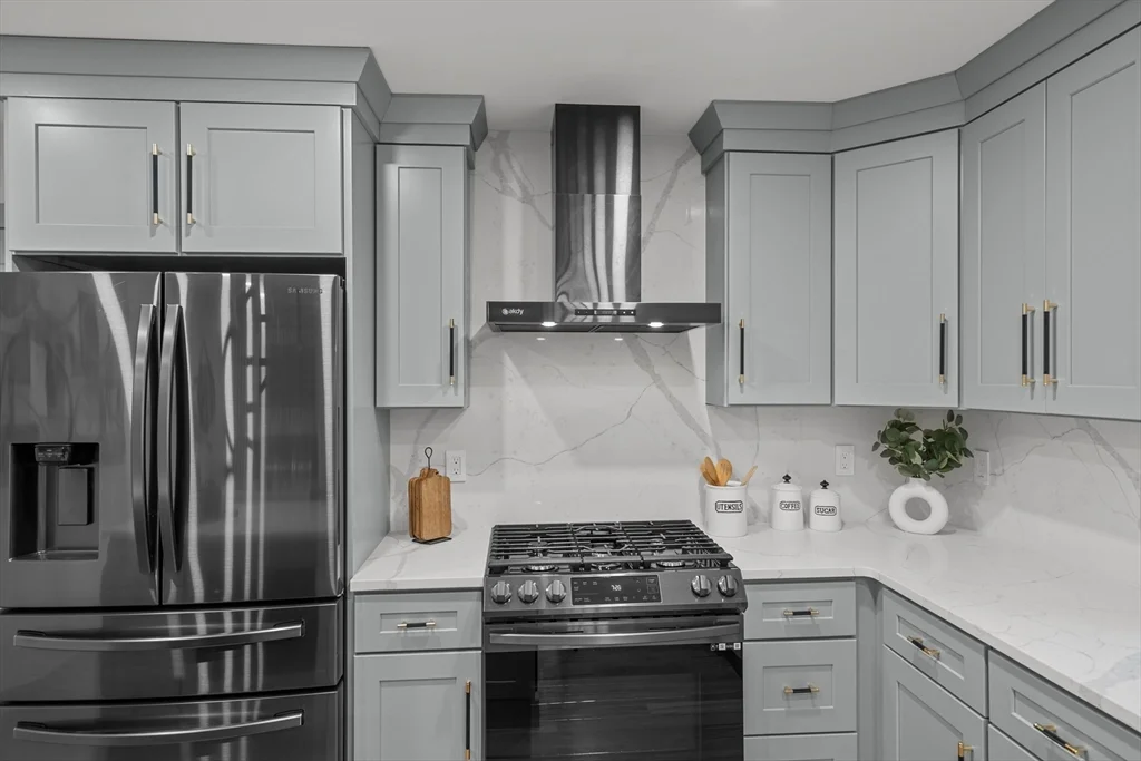 2 bed, 2 bath apartment for rent at 22 Hunting Unit 2, Cambridge — photo 13 of 14