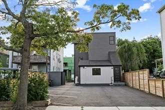 2 bed, 2 bath apartment for rent at 22 Hunting Unit 3, Wellington-Harrington — photo 3 of 13