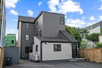 2 bed, 2 bath apartment for rent at 22 Hunting Unit 3, Wellington-Harrington — photo 4 of 13