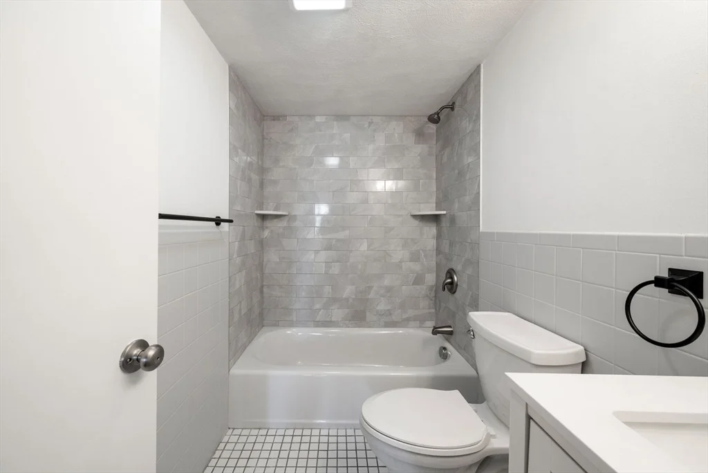 2 bed, 1 bath apartment for rent at 22 Irving St Unit 15, Glendale — photo 17 of 24