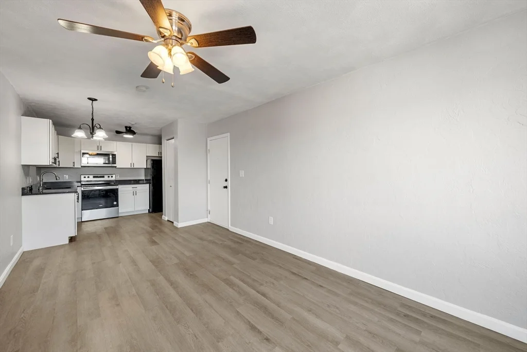 2 bed, 1 bath apartment for rent at 22 Irving St Unit 15, Glendale — photo 7 of 24