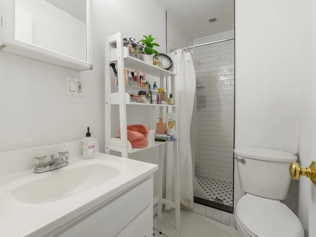 1 bed, 1 bath apartment for rent at 22 Irving St Unit 2, Beacon Hill — photo 8 of 10