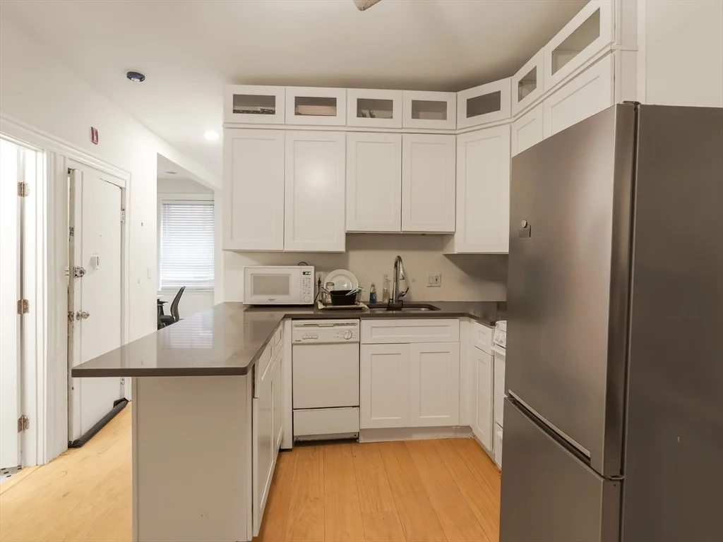 1 bed, 1 bath apartment for rent at 22 Irving St Unit 2, Beacon Hill — photo 2 of 10