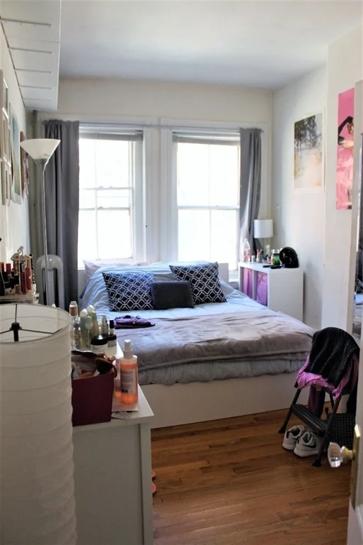 2 bed, 1 bath apartment for rent at 22 Isabella St Unit 2, Bay Village — photo 6 of 8