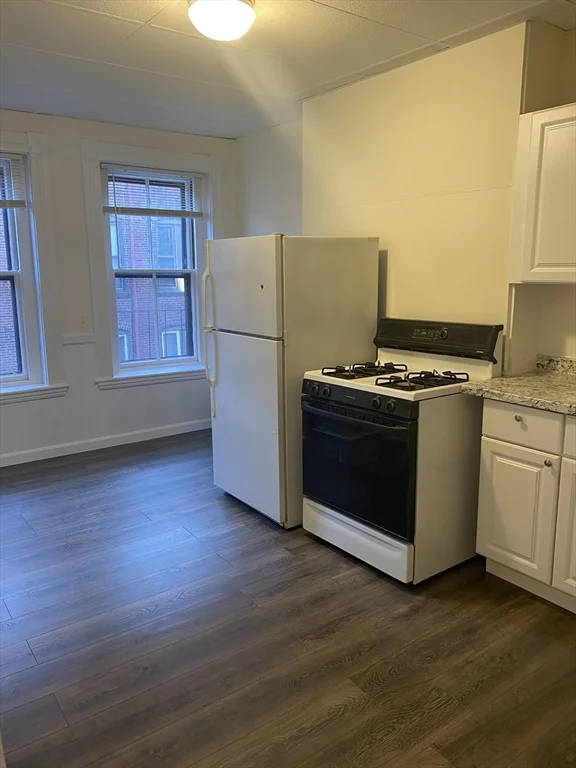 2 bed, 1 bath apartment for rent at 22 Isabella St Unit 3, Back Bay — photo 2 of 8