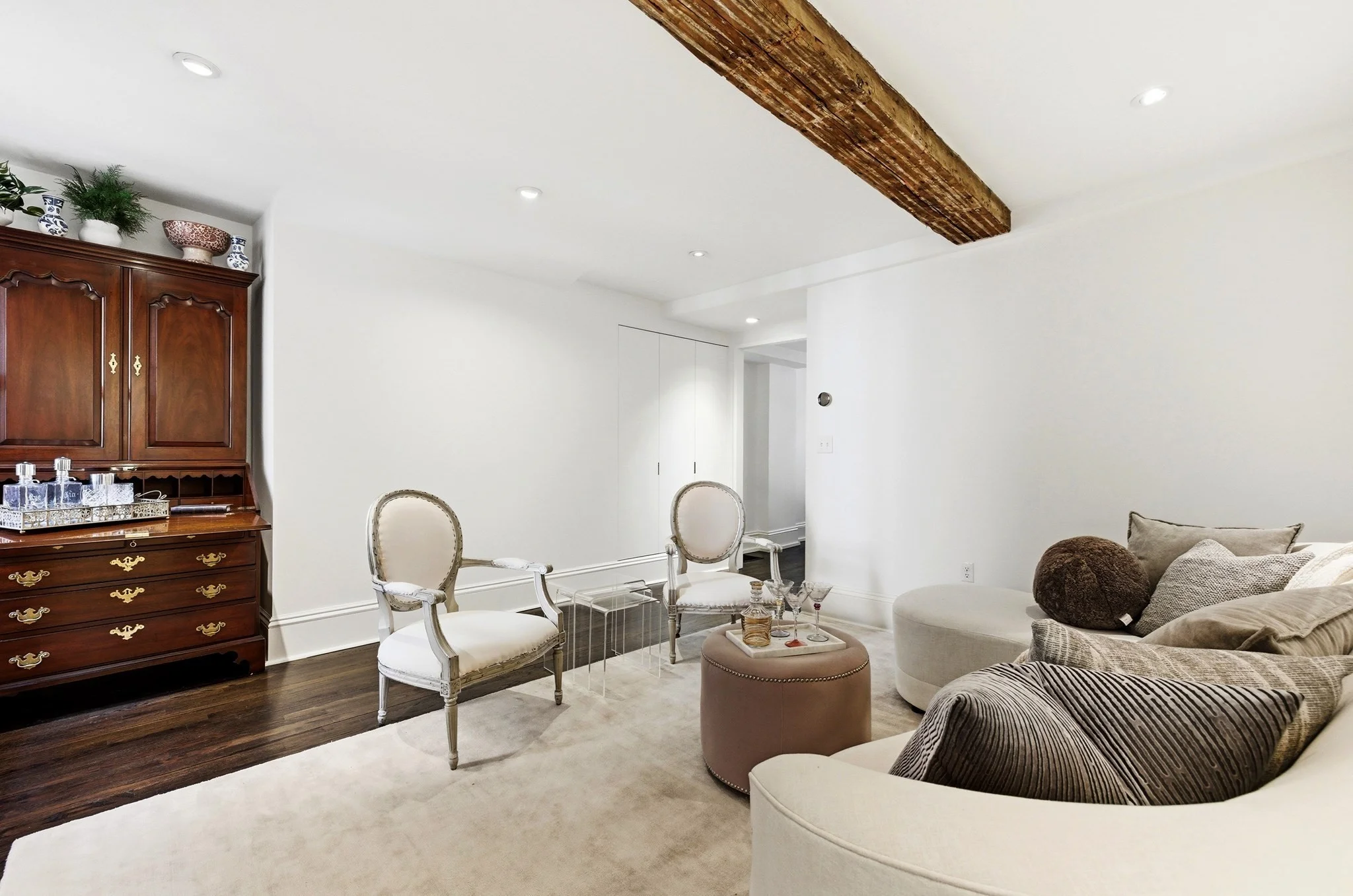 4 bed, 3 bath apartment for rent at 22 Joy St Unit 22, Beacon Hill — photo 10 of 40