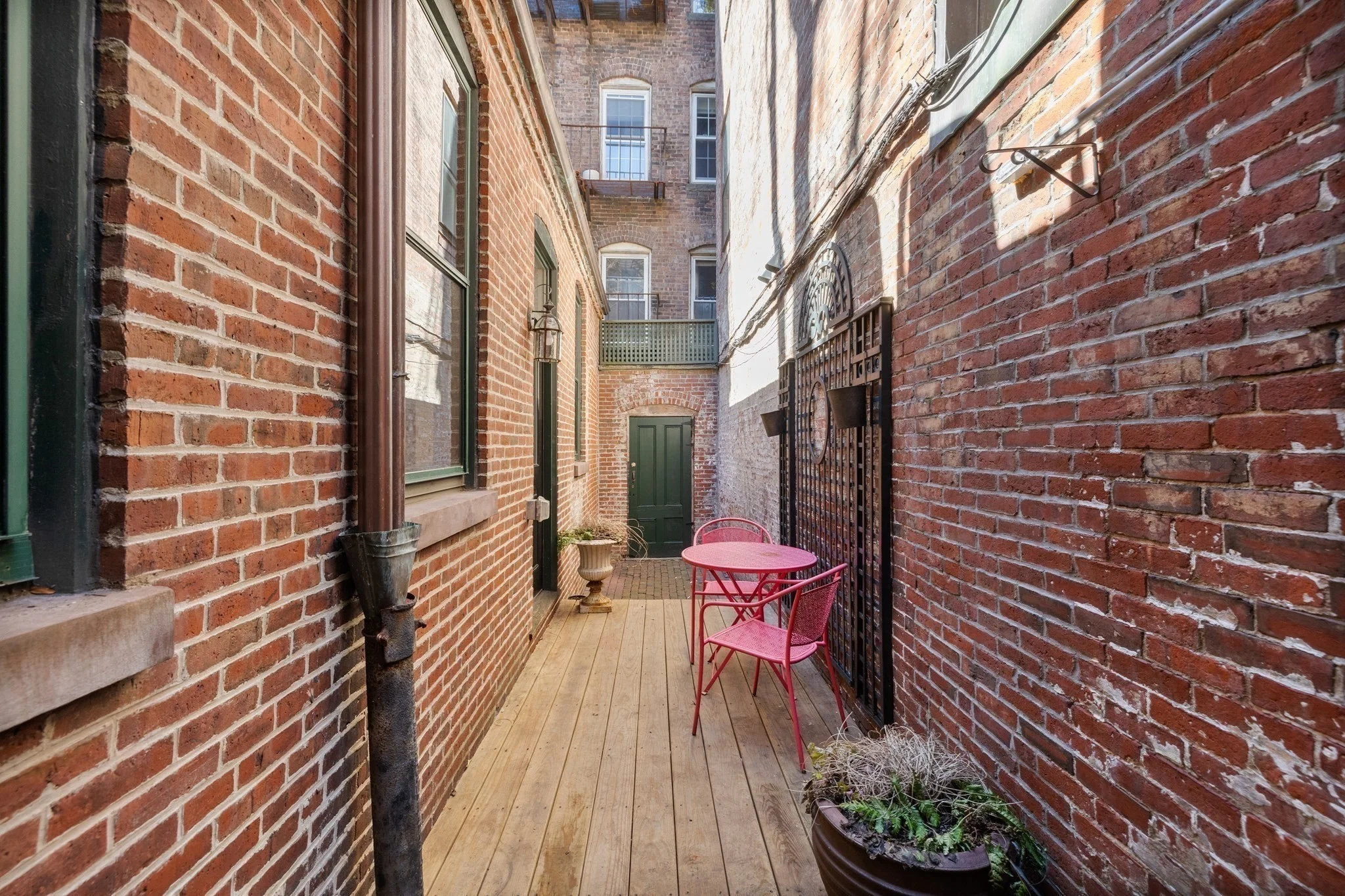 4 bed, 3 bath apartment for rent at 22 Joy St Unit 22, Beacon Hill — photo 38 of 40