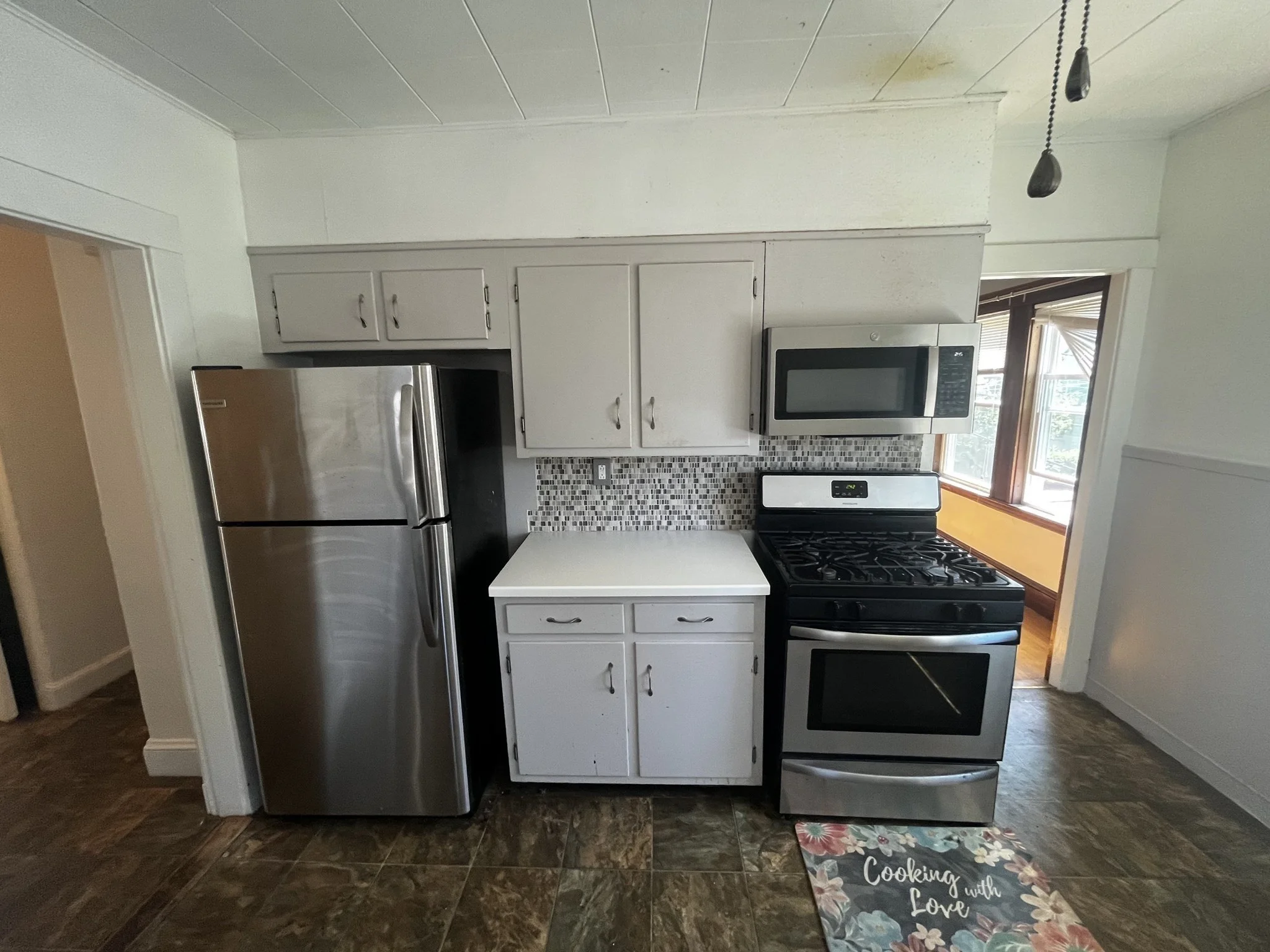 2 bed, 1 bath apartment for rent at 22 Kahler Ave Unit 2, Milton — photo 4 of 10
