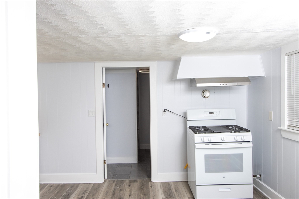 2 bed, 1 bath apartment for rent at 22 King St Unit 2, Taunton — photo 4 of 12