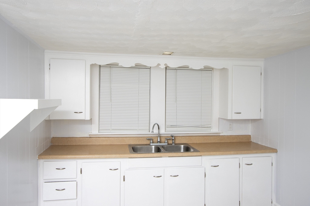 2 bed, 1 bath apartment for rent at 22 King St Unit 2, Taunton — photo 5 of 12