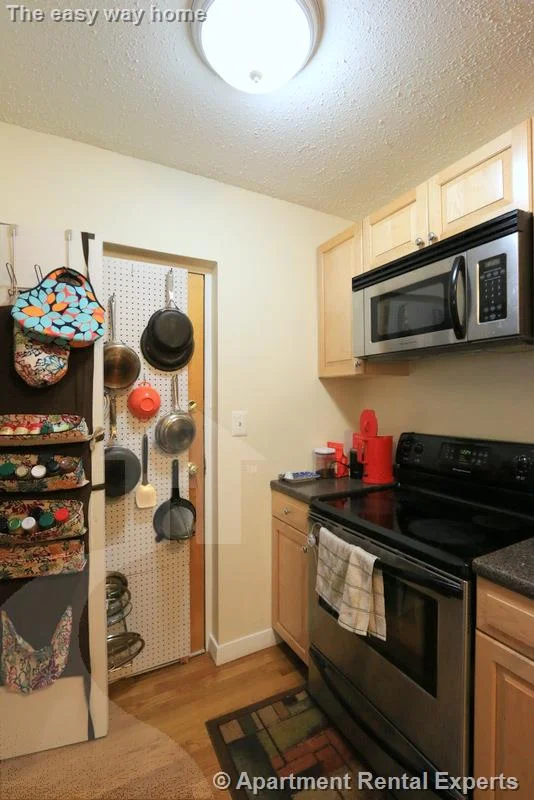 2 bed, 1 bath apartment for rent at 22 Laurel St Unit 16, Spring Hill — photo 3 of 15