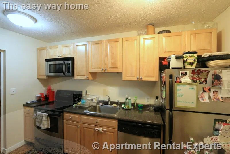 2 bed, 1 bath apartment for rent at 22 Laurel St Unit 16, Spring Hill — photo 4 of 15