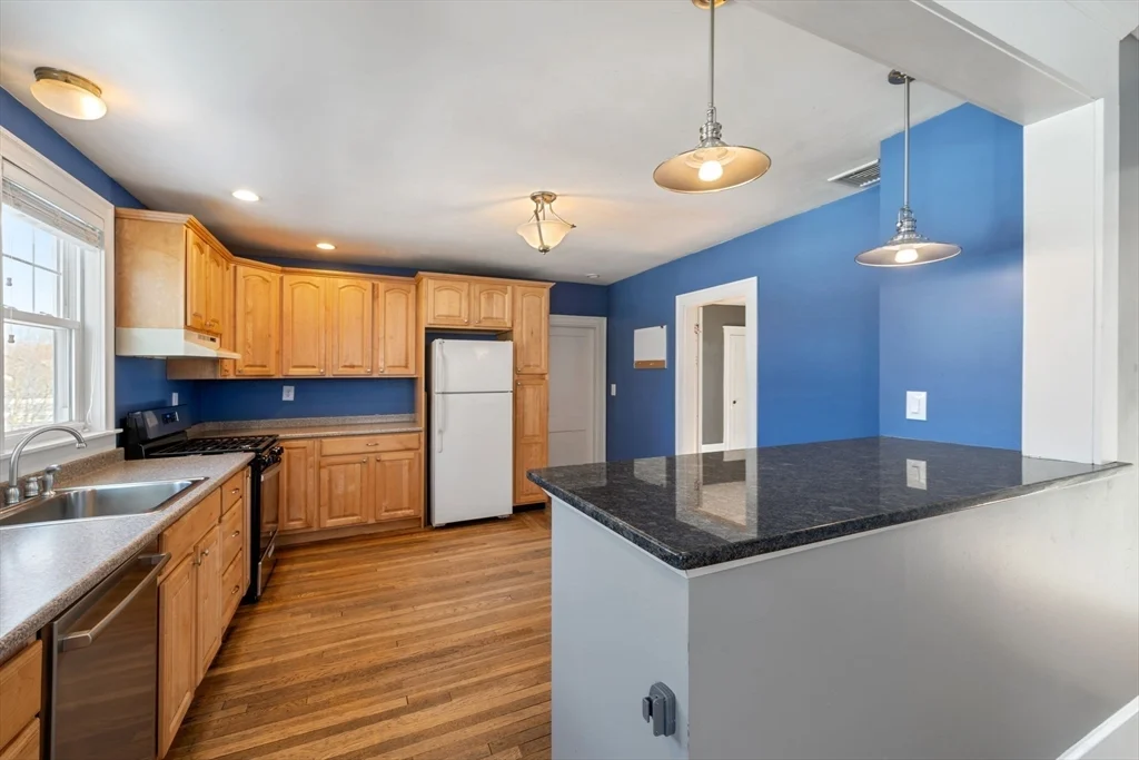 2 bed, 1 bath apartment for rent at 22 Leonard St Unit 22, Woburn — photo 9 of 24