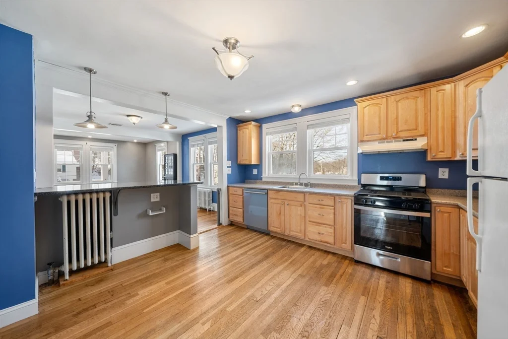2 bed, 1 bath apartment for rent at 22 Leonard St Unit 22, Woburn — photo 14 of 24
