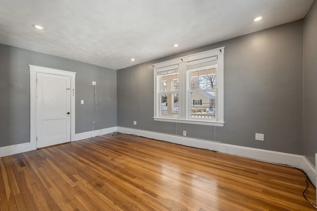 2 bed, 1 bath apartment for rent at 22 Leonard St Unit 22, Woburn — photo 5 of 24
