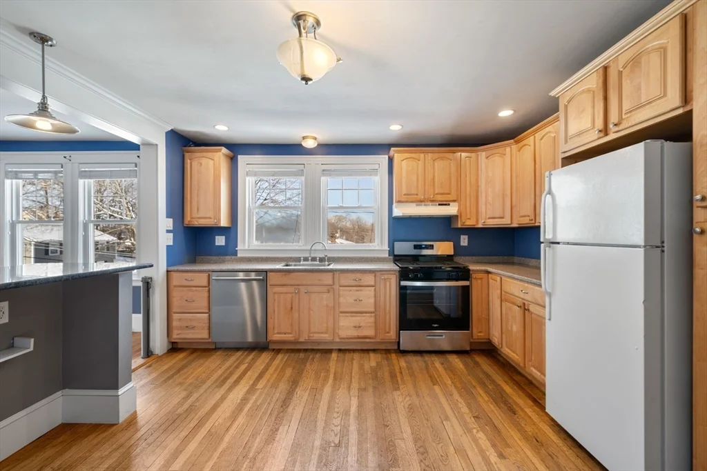 2 bed, 1 bath apartment for rent at 22 Leonard St Unit 22, Woburn — photo 13 of 24