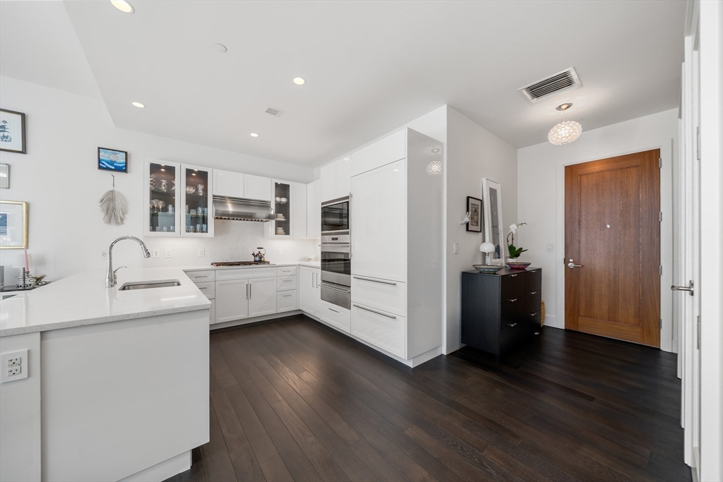 1 bed, 1 bath apartment for rent at 22 Liberty Dr Unit 12I, Seaport District — photo 11 of 38