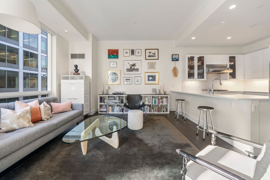 1 bed, 1 bath apartment for rent at 22 Liberty Dr Unit 12I, Seaport District — photo 8 of 38