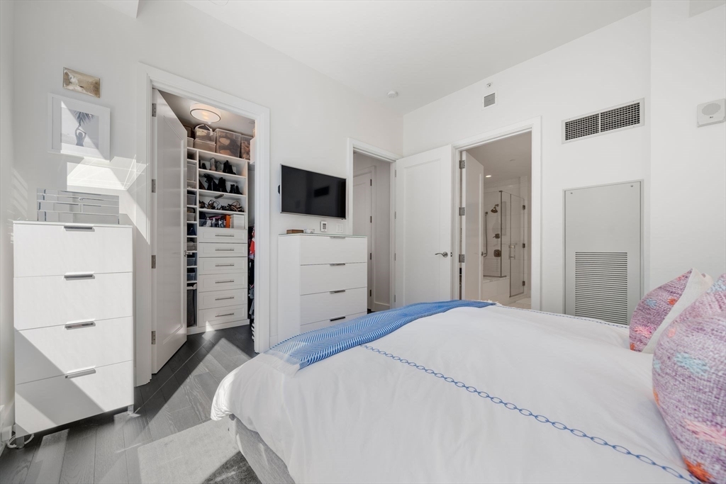 1 bed, 1 bath apartment for rent at 22 Liberty Dr Unit 12I, Seaport District — photo 14 of 38
