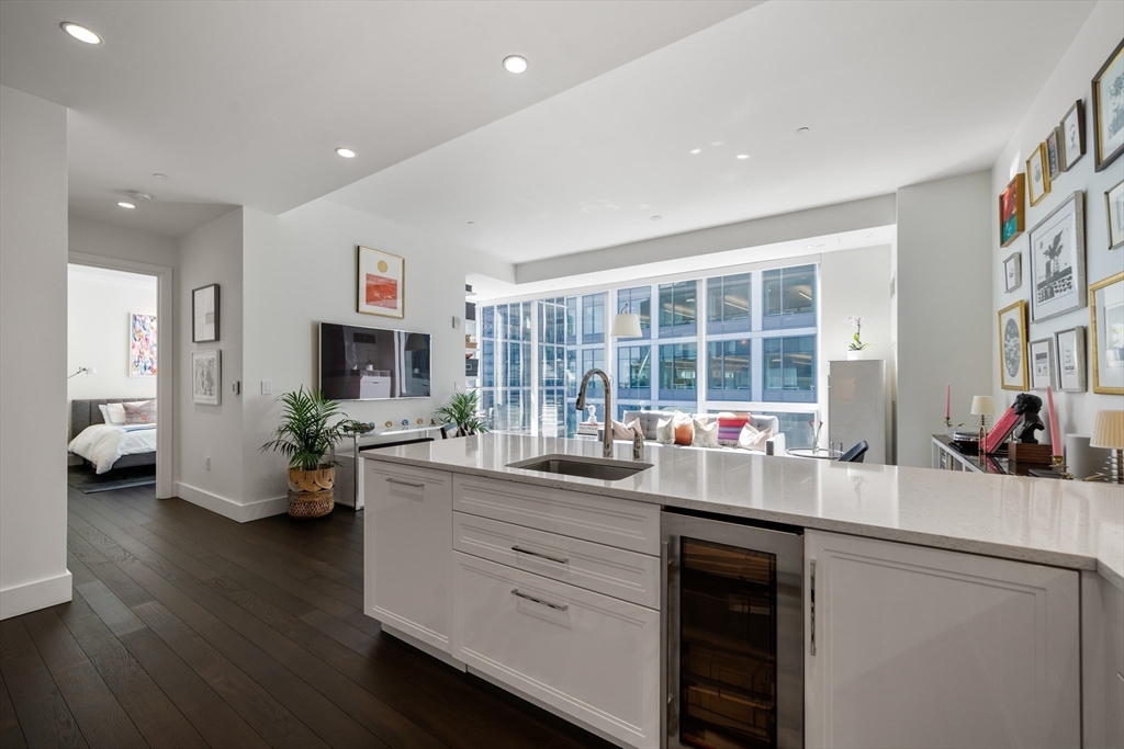 1 bed, 1 bath apartment for rent at 22 Liberty Dr Unit 12I, Seaport District — photo 1 of 38