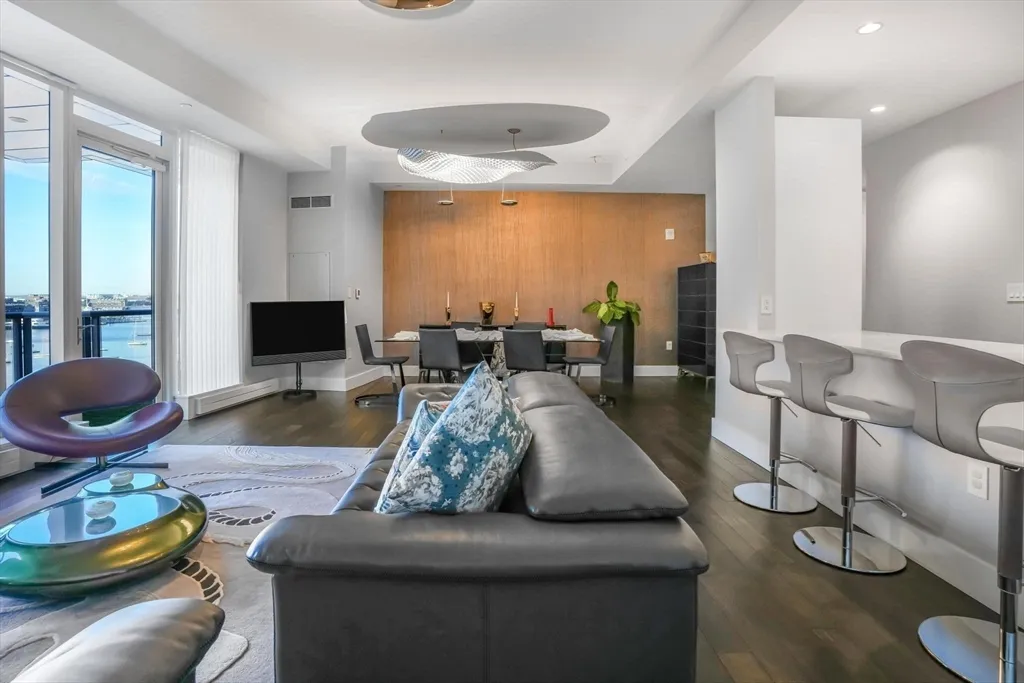 3 bed, 3 bath apartment for rent at 22 Liberty Dr Unit 7M, Seaport District — photo 6 of 31