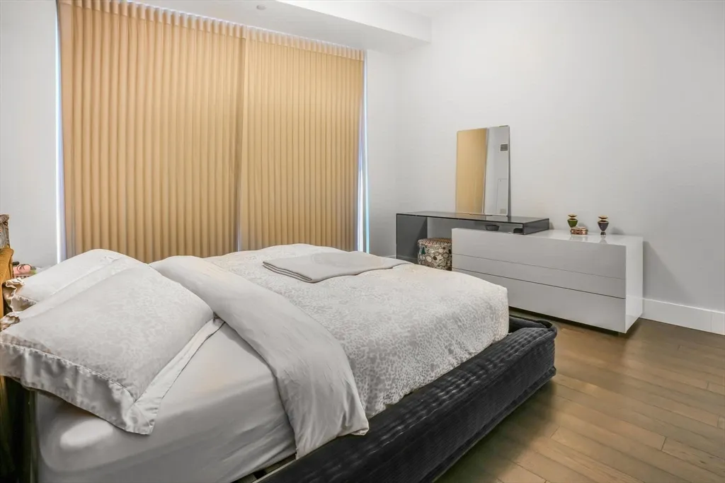 3 bed, 3 bath apartment for rent at 22 Liberty Dr Unit 7M, Seaport District — photo 17 of 31