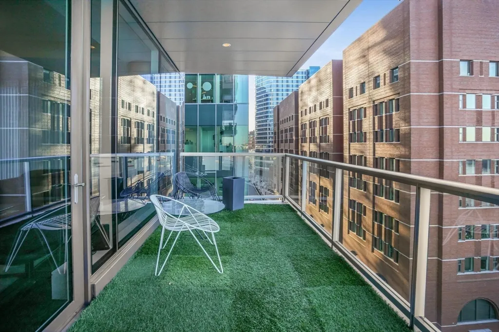 3 bed, 3 bath apartment for rent at 22 Liberty Dr Unit 7M, Seaport District — photo 14 of 31
