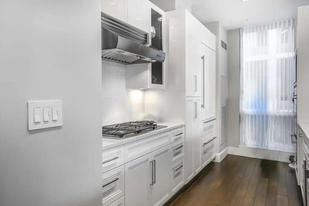 3 bed, 3 bath apartment for rent at 22 Liberty Dr Unit 7M, Seaport District — photo 11 of 31