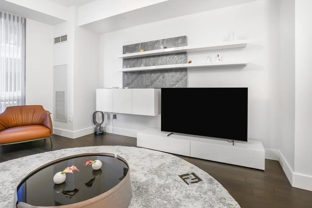 3 bed, 3 bath apartment for rent at 22 Liberty Dr Unit 7M, Seaport District — photo 23 of 31