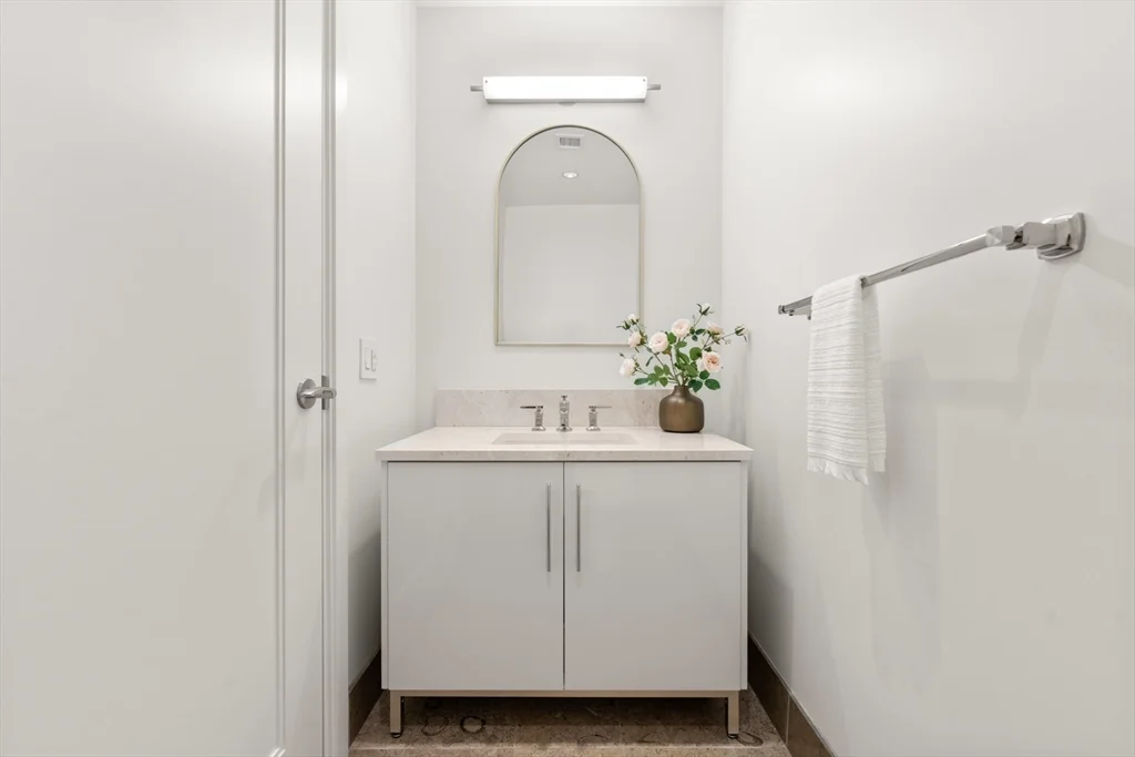 2 bed, 2 bath apartment for rent at 22 Liberty Unit 4D, Seaport District — photo 18 of 39