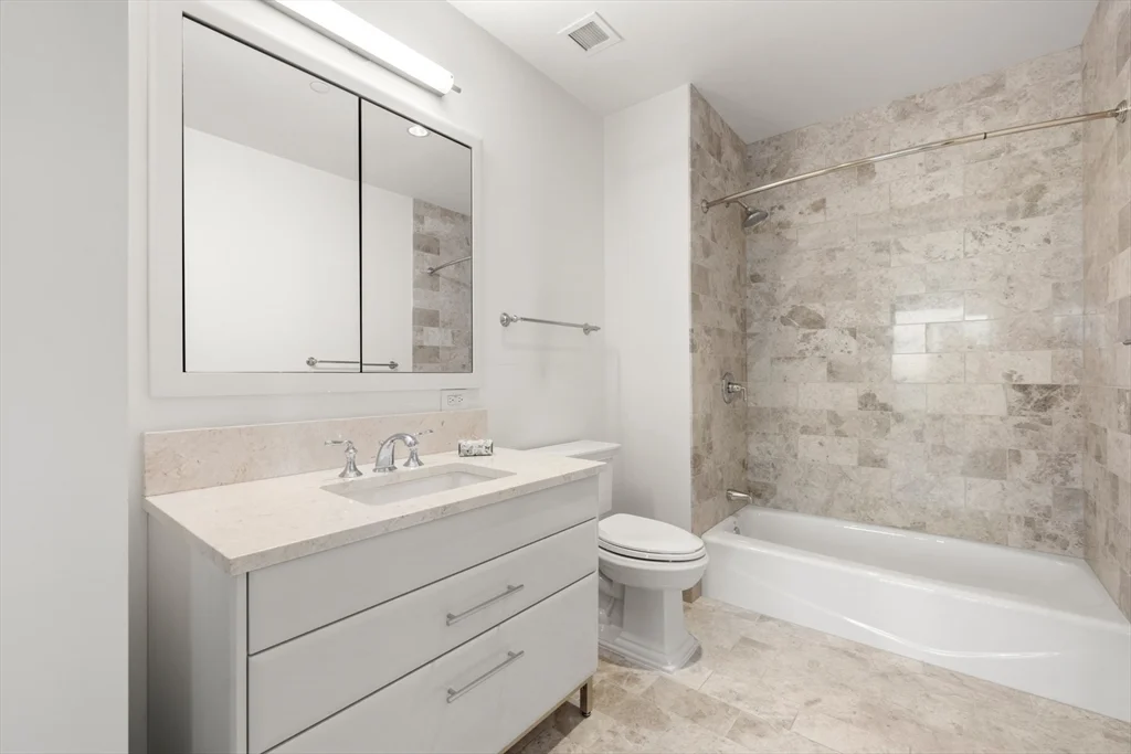 2 bed, 2 bath apartment for rent at 22 Liberty Unit 4D, Seaport District — photo 21 of 39