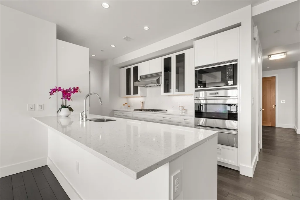 2 bed, 2 bath apartment for rent at 22 Liberty Unit 4D, Seaport District — photo 11 of 39