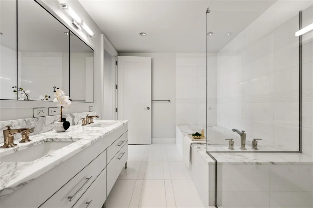 2 bed, 2 bath apartment for rent at 22 Liberty Unit 4D, Seaport District — photo 30 of 39