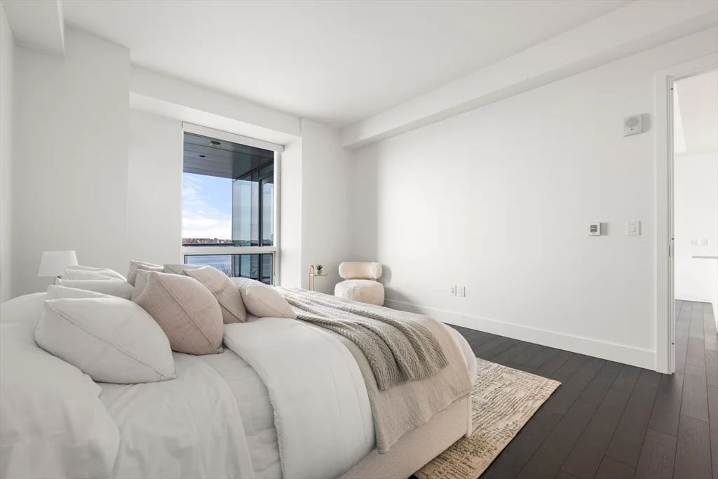 2 bed, 2 bath apartment for rent at 22 Liberty Unit 4D, Seaport District — photo 26 of 39