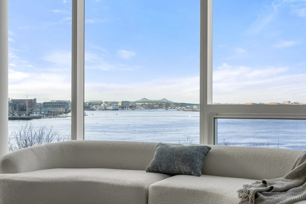 2 bed, 2 bath apartment for rent at 22 Liberty Unit 4D, Seaport District — photo 6 of 39