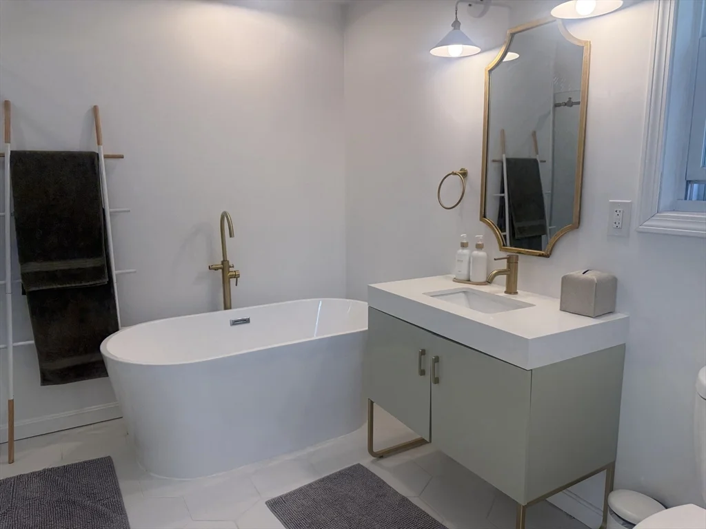 2 bed, 2 bath apartment for rent at 22 Linwood St Unit 1, Holbrook — photo 10 of 27