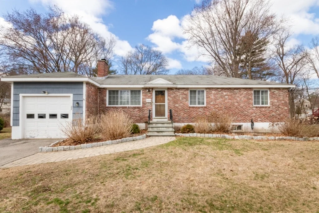 4 bed, 1 bath apartment for rent at 22 Livoli Rd, Framingham — photo 2 of 42