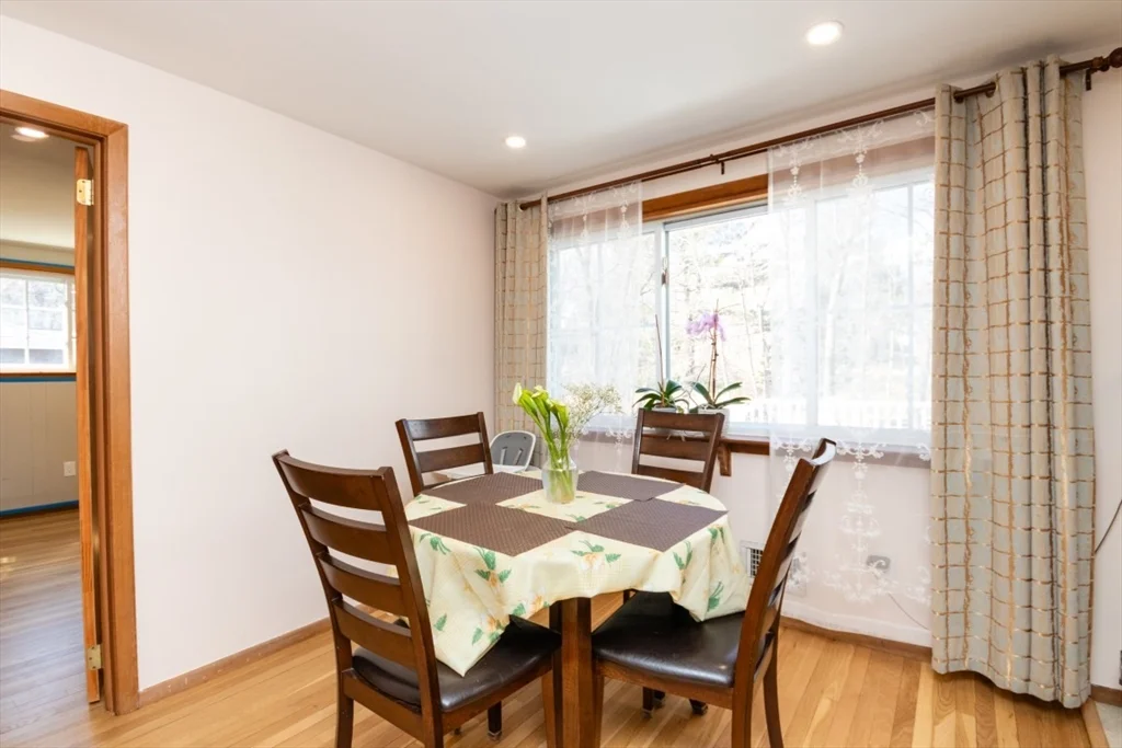 4 bed, 1 bath apartment for rent at 22 Livoli Rd, Framingham — photo 15 of 42