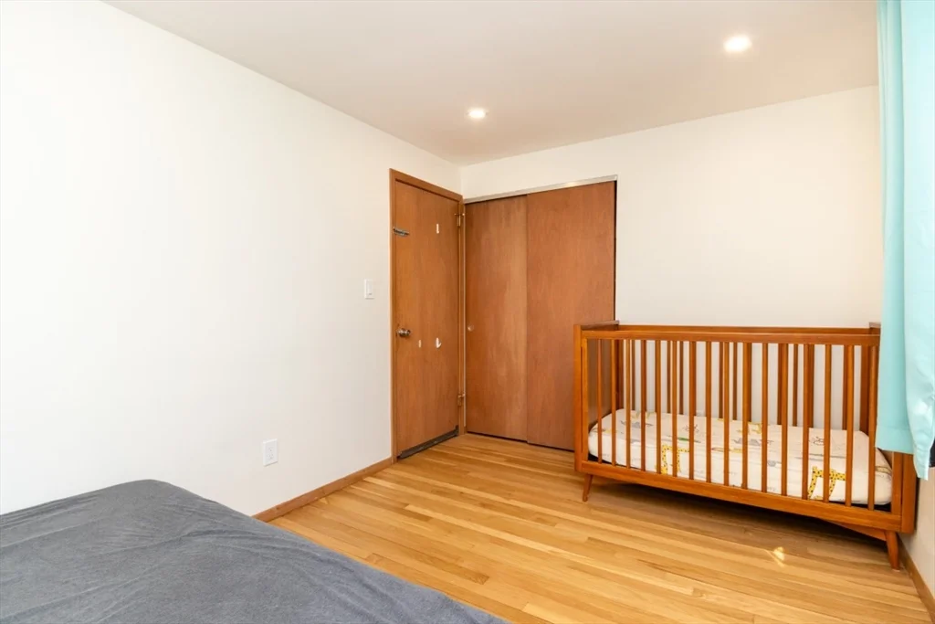 4 bed, 1 bath apartment for rent at 22 Livoli Rd, Framingham — photo 29 of 42