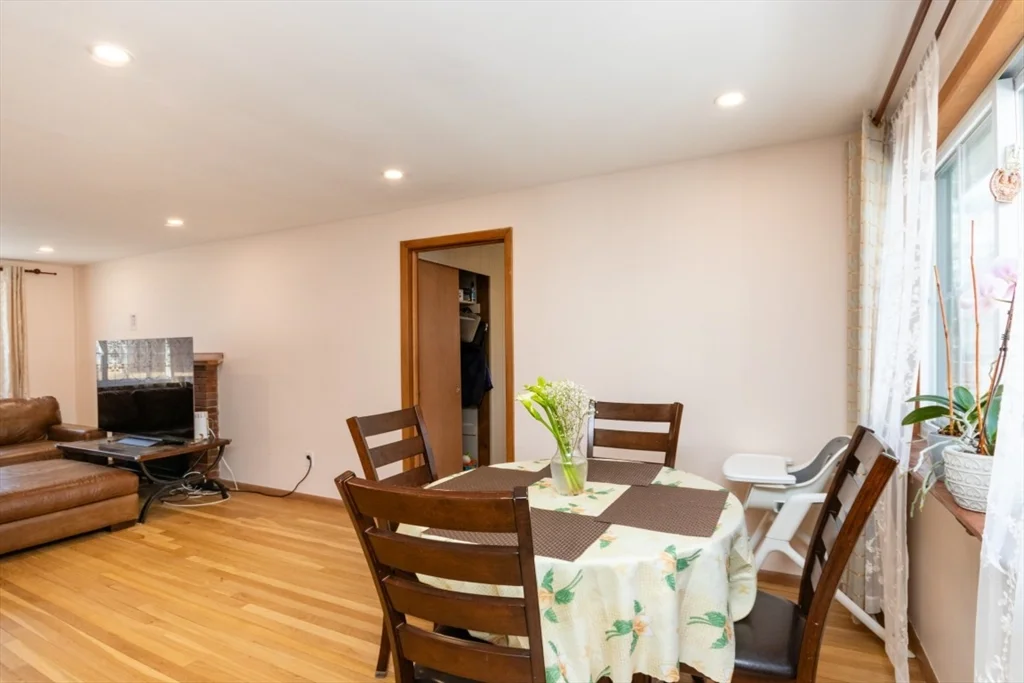 4 bed, 1 bath apartment for rent at 22 Livoli Rd, Framingham — photo 14 of 42