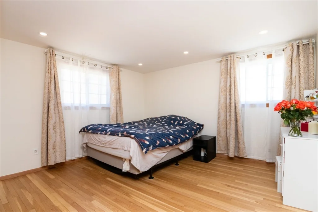 4 bed, 1 bath apartment for rent at 22 Livoli Rd, Framingham — photo 22 of 42