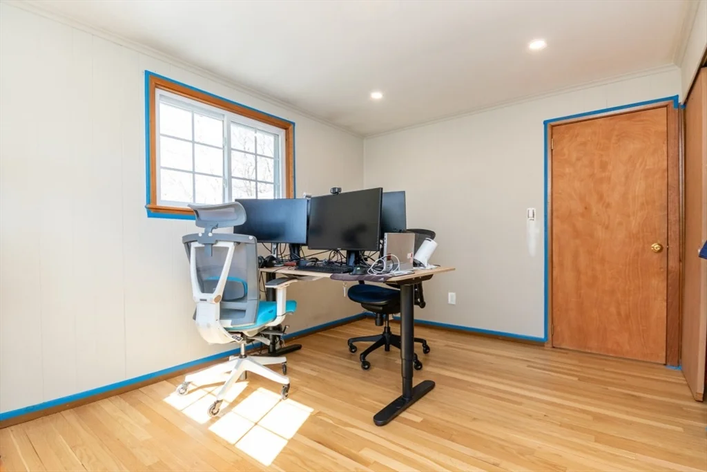 4 bed, 1 bath apartment for rent at 22 Livoli Rd, Framingham — photo 31 of 42