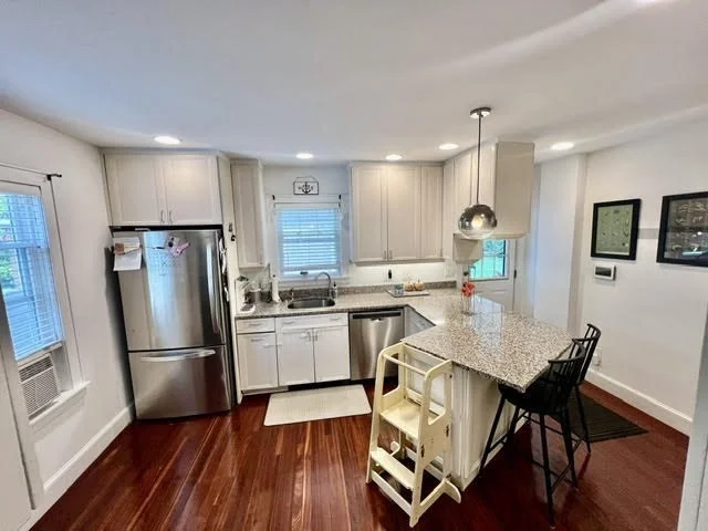 4 bed, 2 bath apartment for rent at 22 Longfellow Rd Unit n/a, Worcester — photo 2 of 32