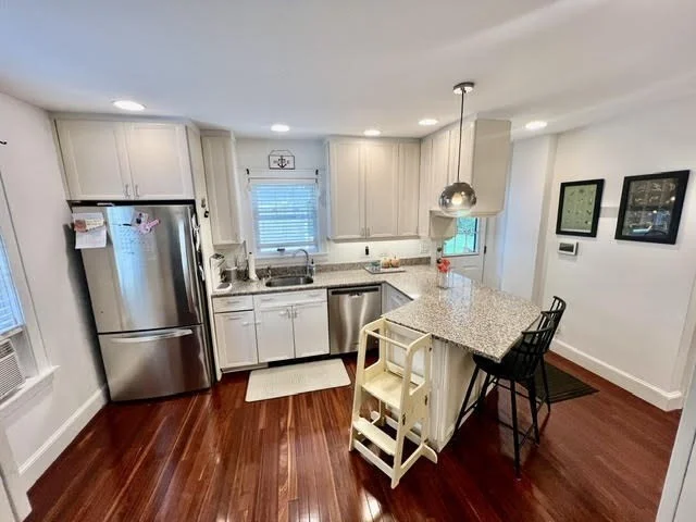 4 bed, 2 bath apartment for rent at 22 Longfellow Rd Unit n/a, Worcester — photo 4 of 32