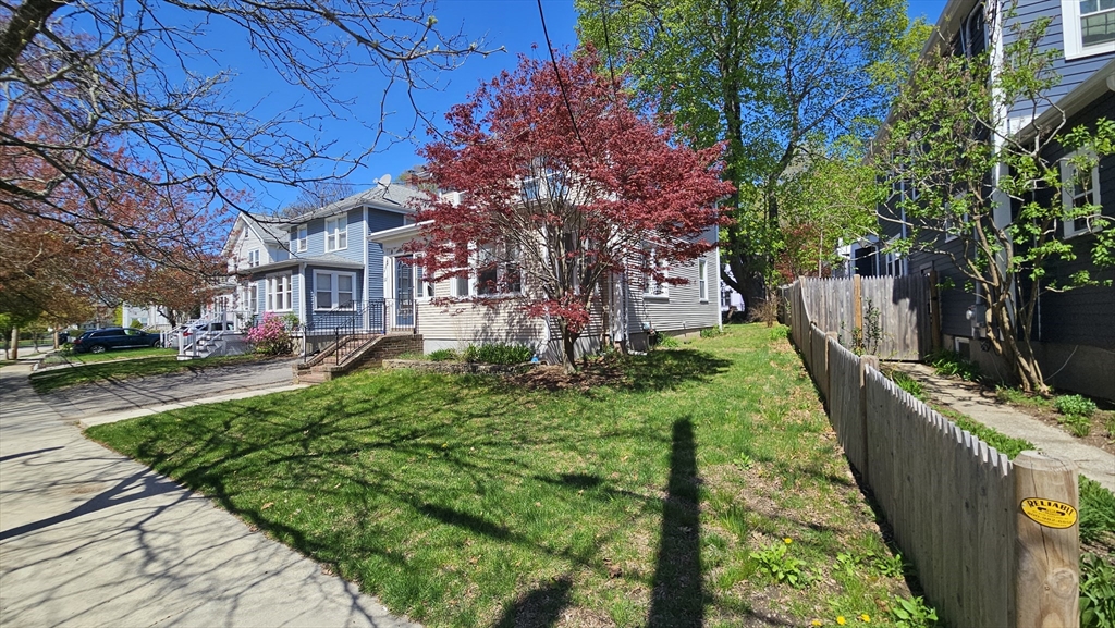 3 bed, 1 bath apartment for rent at 22 Loveland, Brookline — photo 3 of 11